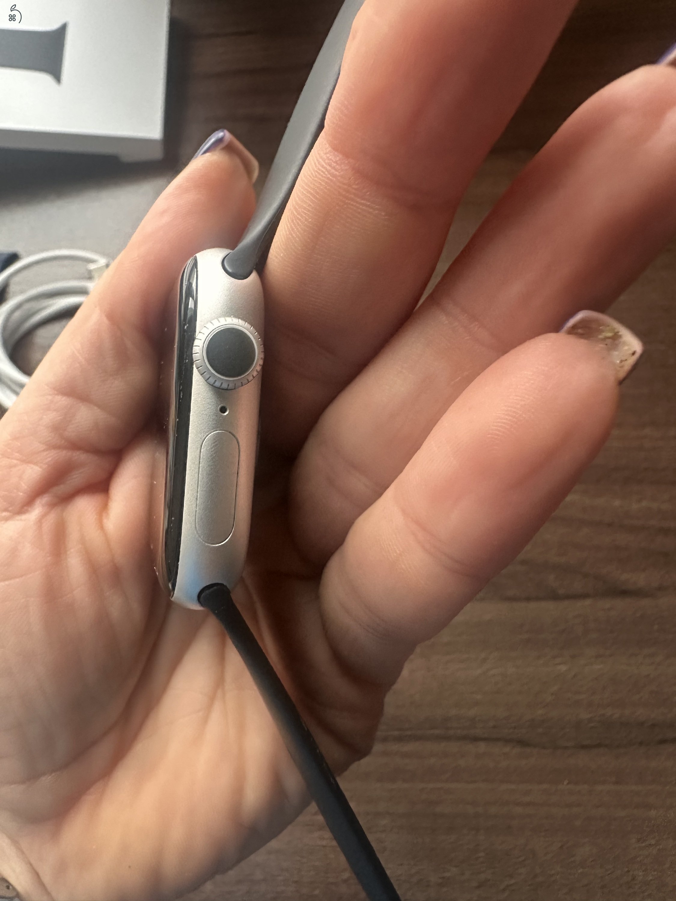 Watch 10 42mm kifogastalan allapotban garanciaval