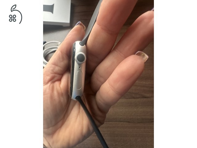 Watch 10 42mm kifogastalan allapotban garanciaval