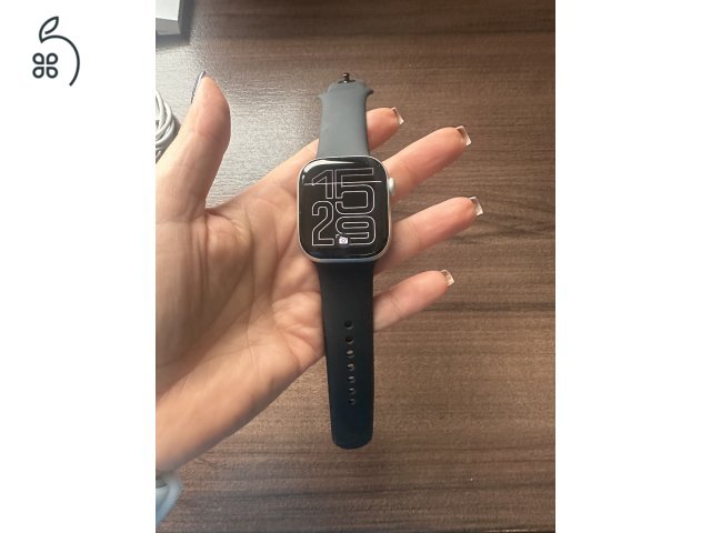 Watch 10 42mm kifogastalan allapotban garanciaval