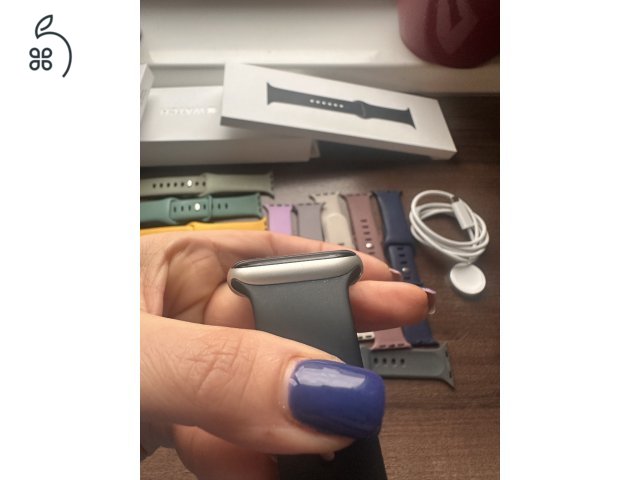 Watch 10 42mm kifogastalan allapotban garanciaval