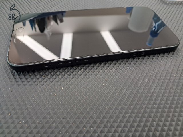 iPhone 15 Plus 128GB Space Grey 87% akku, 11.24-ig iStyle gari, ajándék gyári tok
