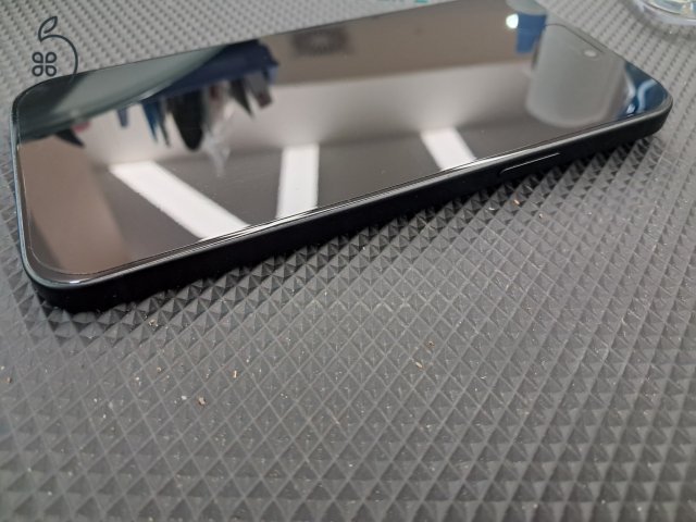 iPhone 15 Plus 128GB Space Grey 87% akku, 11.24-ig iStyle gari, ajándék gyári tok