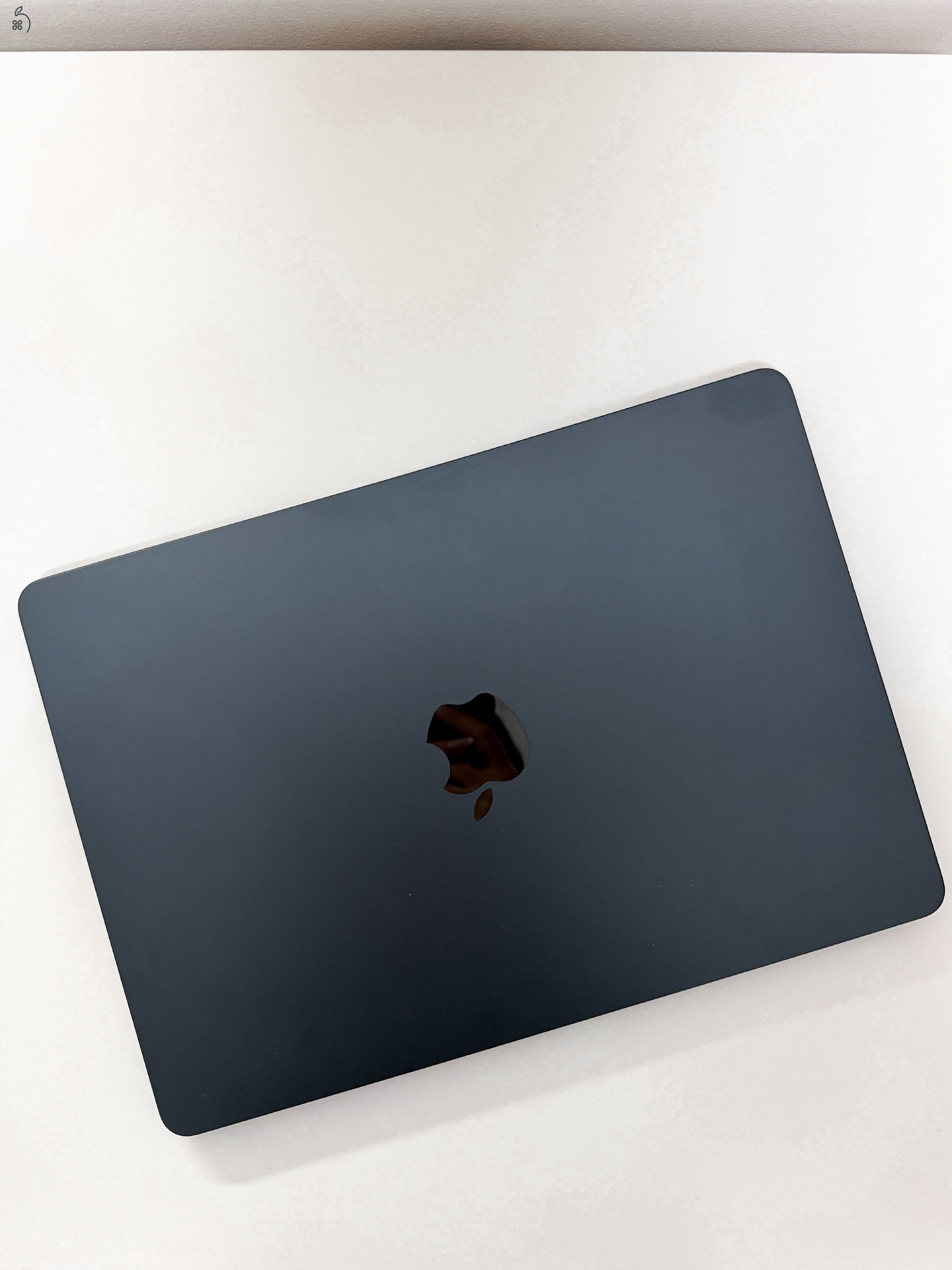 Apple MacBook Air 13,6 M4 - Éjfekete