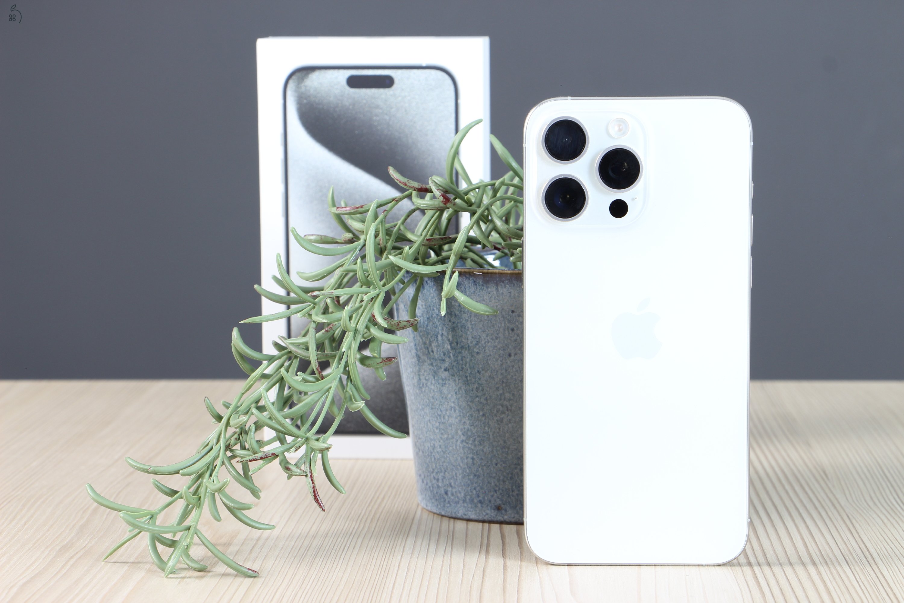 Apple iPhone 15 Pro Max 256GB White Titanium A US-7939