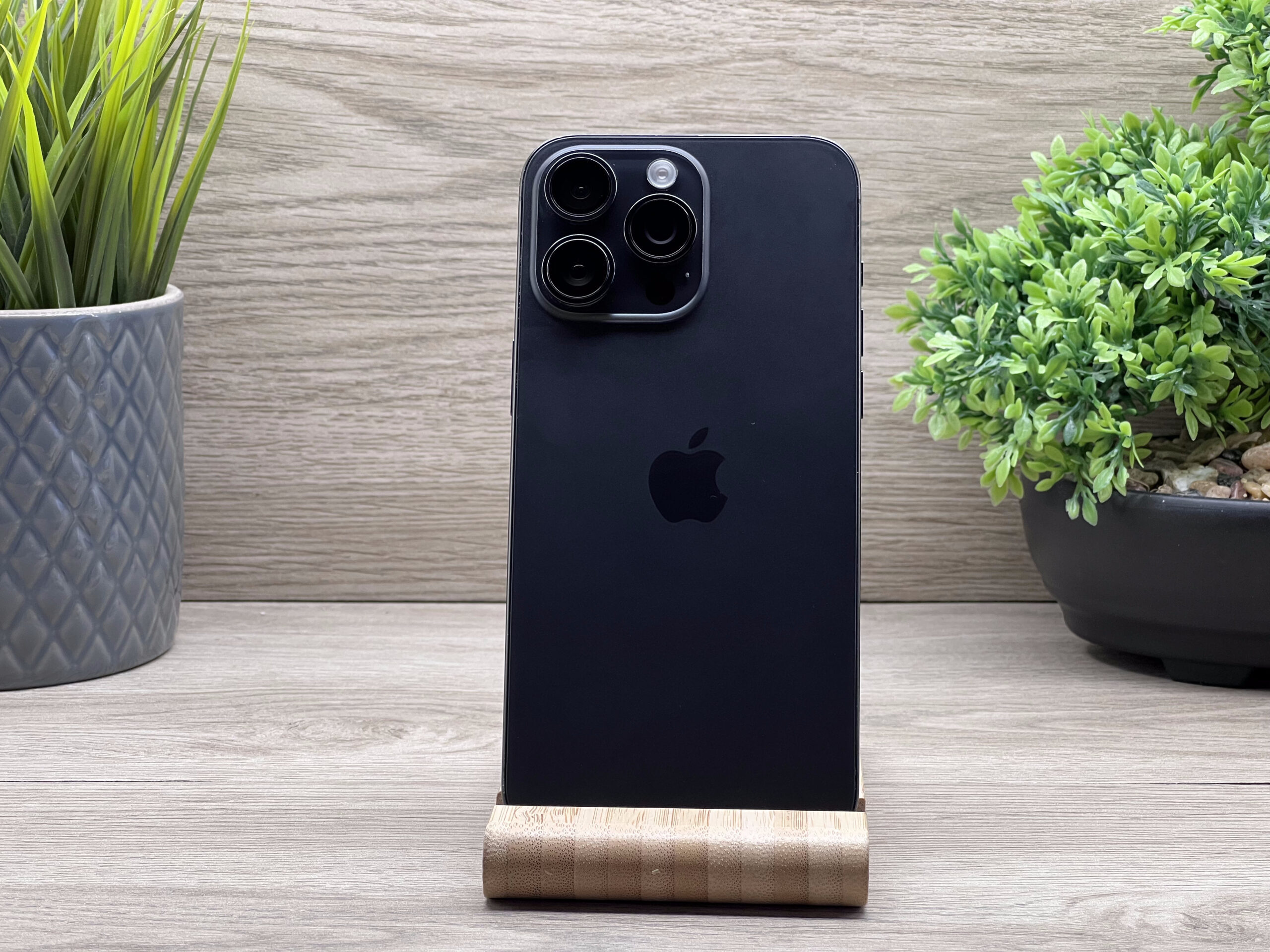 iPhone 15 Pro Max Black Titanium 256GB 2 ÉV Garanciával 90%