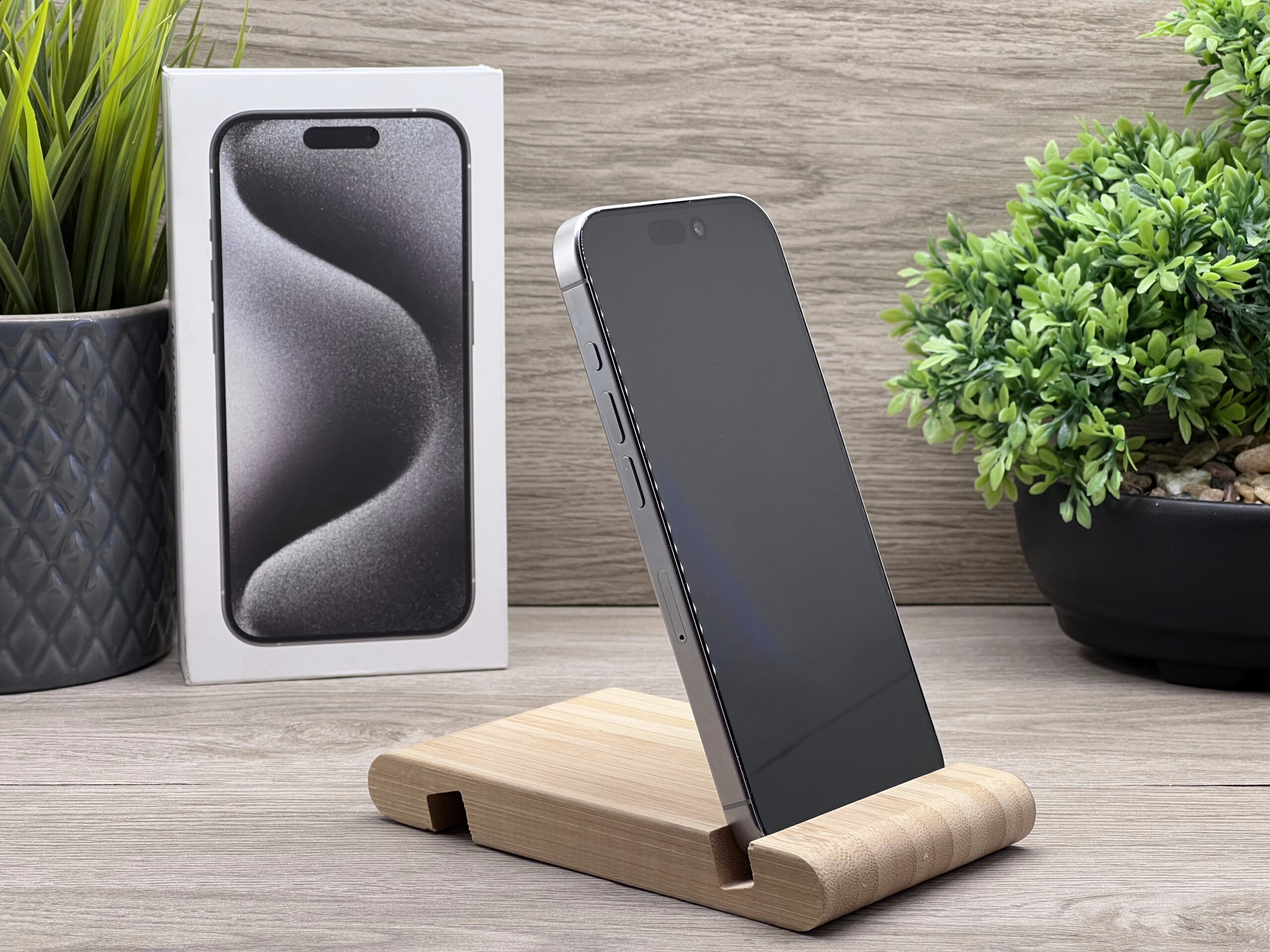 Hibátlan iPhone 15 Pro White Titanium 128GB 2 ÉV Garanciával 92%