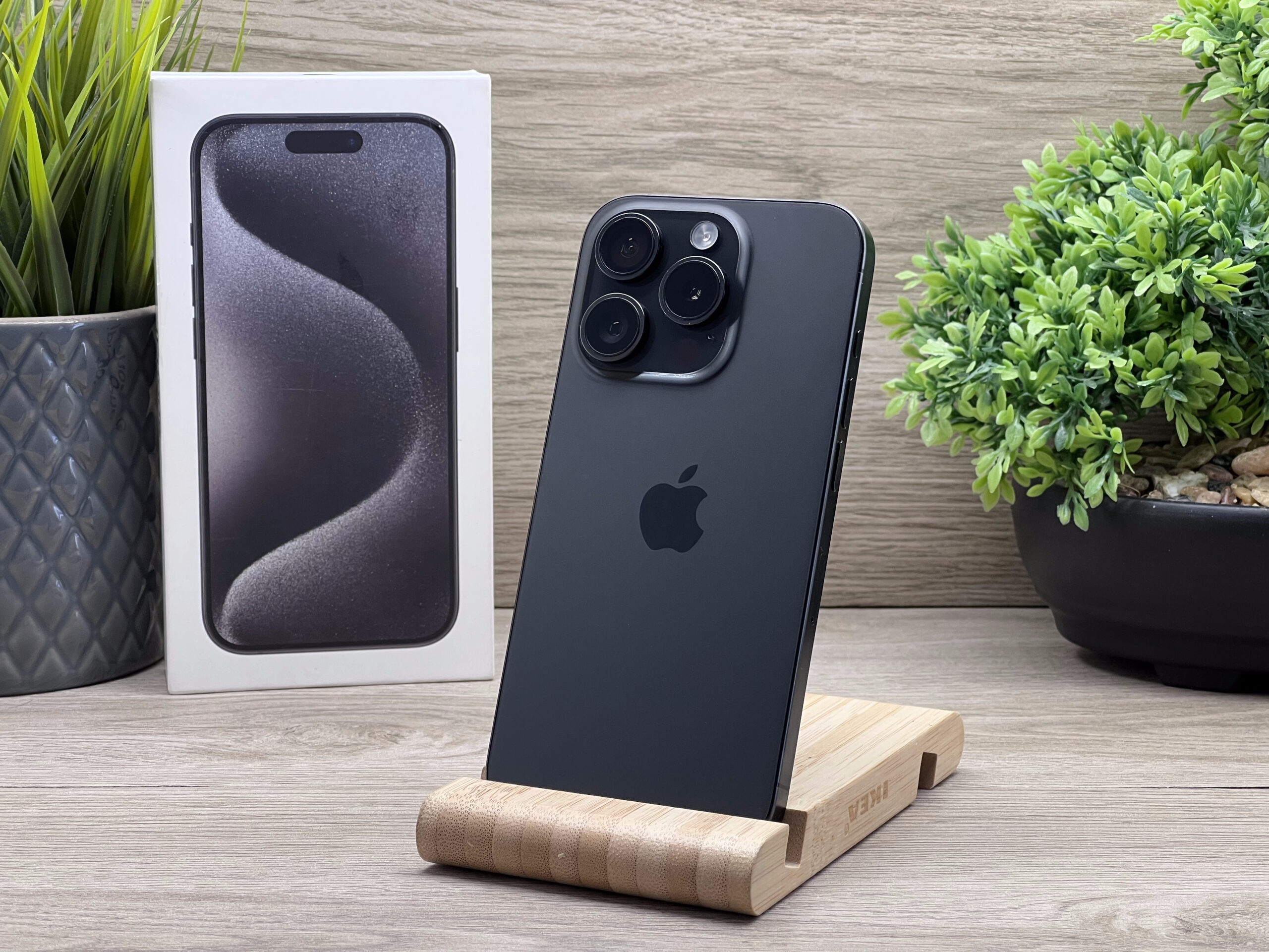 Hibátlan iPhone 15 Pro Black Titanium 256GB 2 ÉV Garanciával 92%