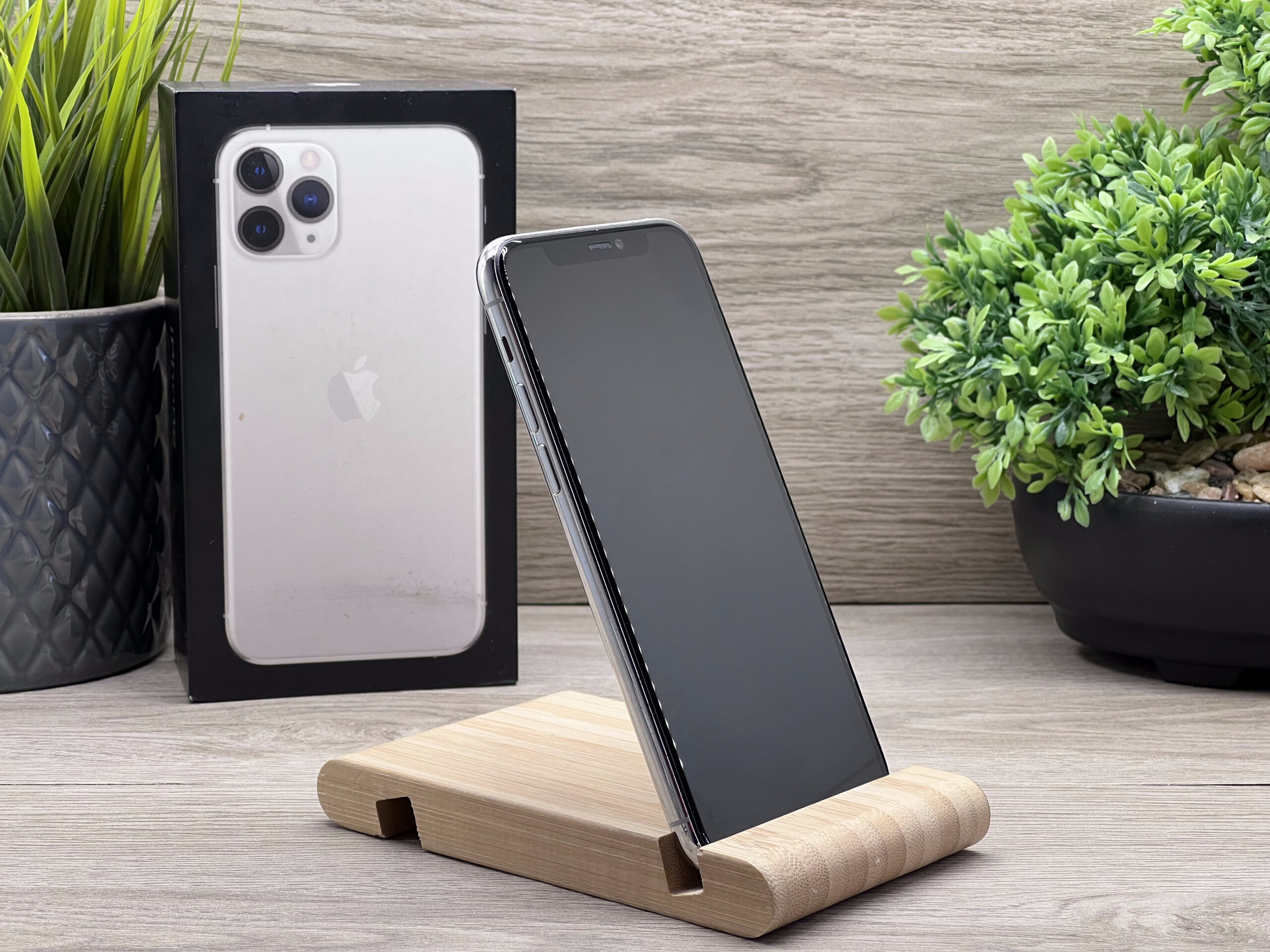 Hibátlan iPhone 11 Silver 256GB 2 ÉV Garanciával 92%