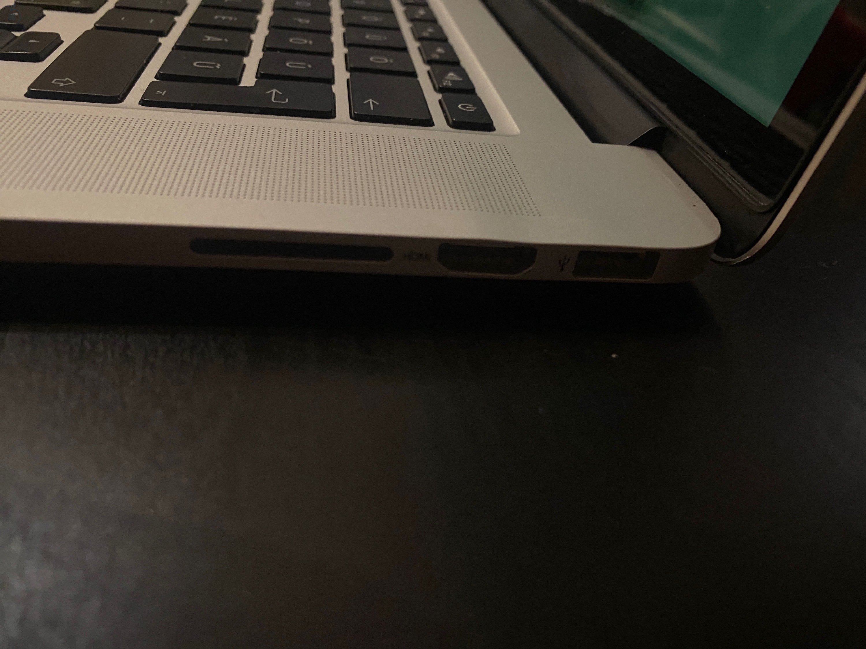 megkímélt munkagépem ajándék HDMI-Dsub elosztóval