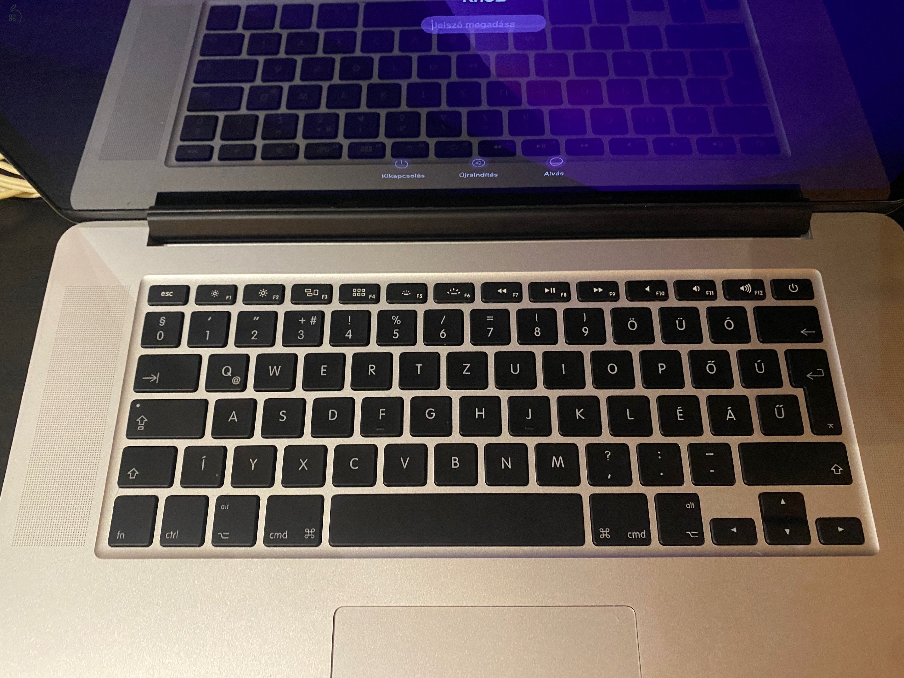 megkímélt munkagépem ajándék HDMI-Dsub elosztóval