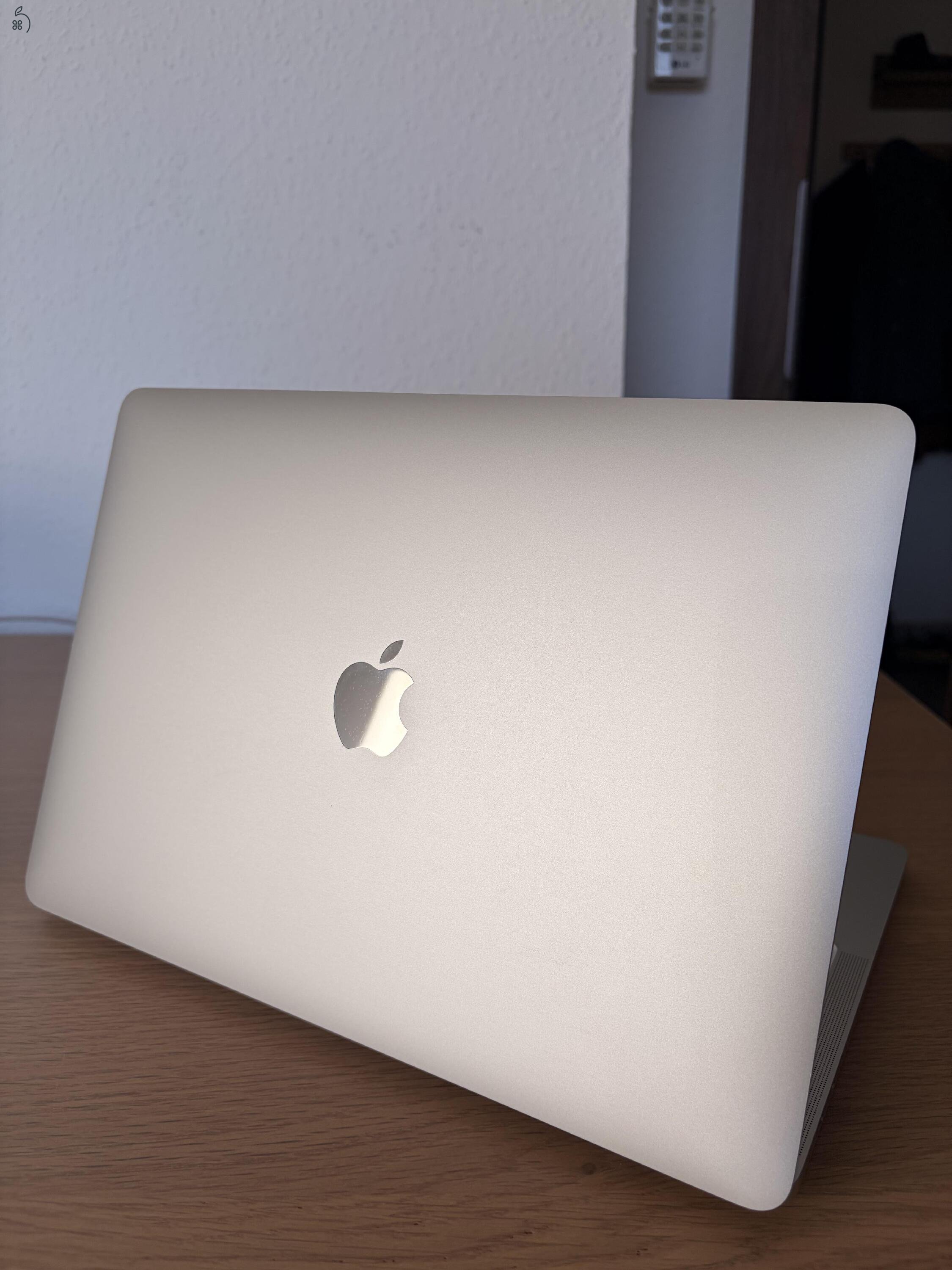 MacBook Pro M2 13” 8GB/512GB – GARANCIÁS 2026.04-ig, iCentre, Makulátlan, Dobozos
