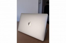 MacBook Pro M2 13” 8GB/512GB – GARANCIÁS 2026.04-ig, iCentre, Makulátlan, Dobozos