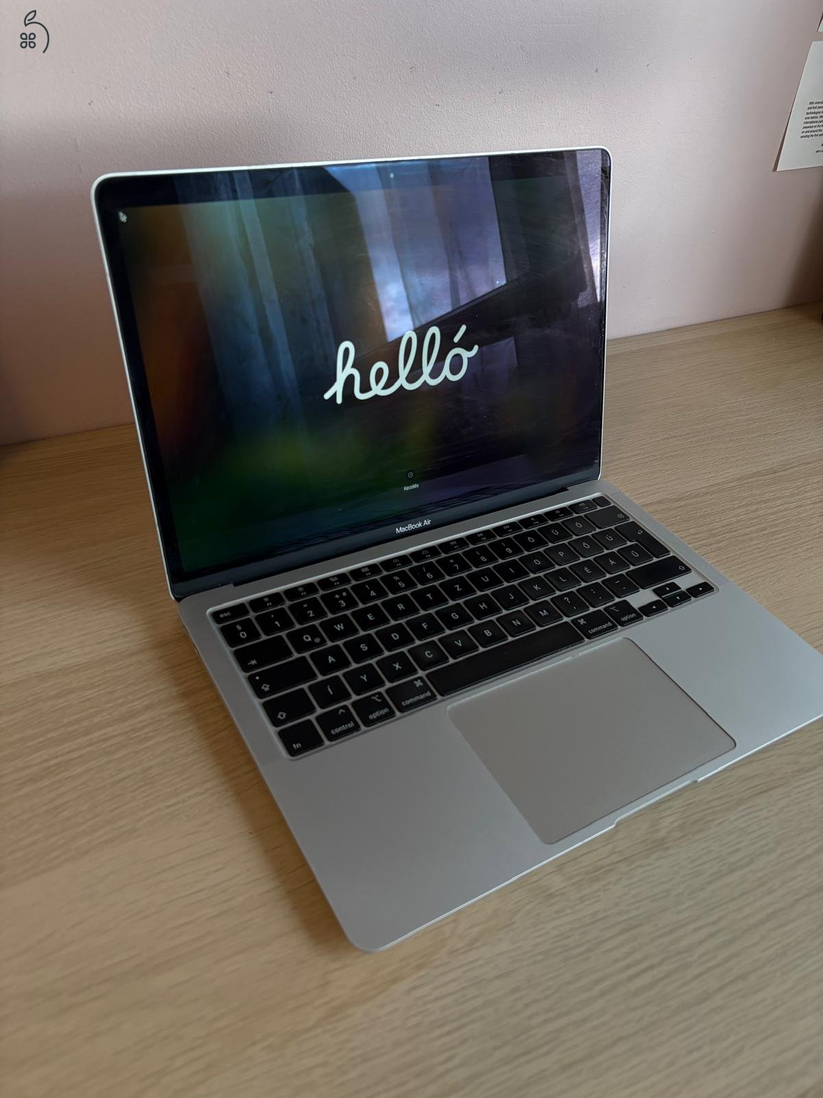 Eladó használt MacBook Air 2020 i3 256GB 