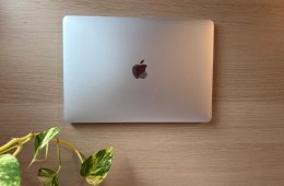 Eladó használt MacBook Air 2020 i3 256GB 