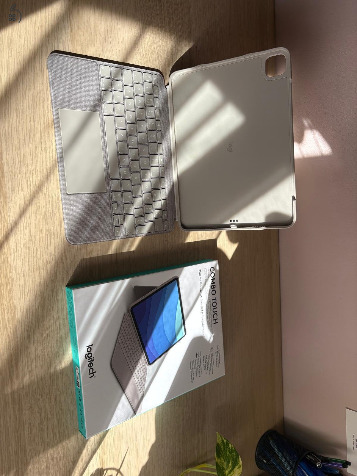 Újszerű LogiTech Combo Touch 11inch tok eladó
