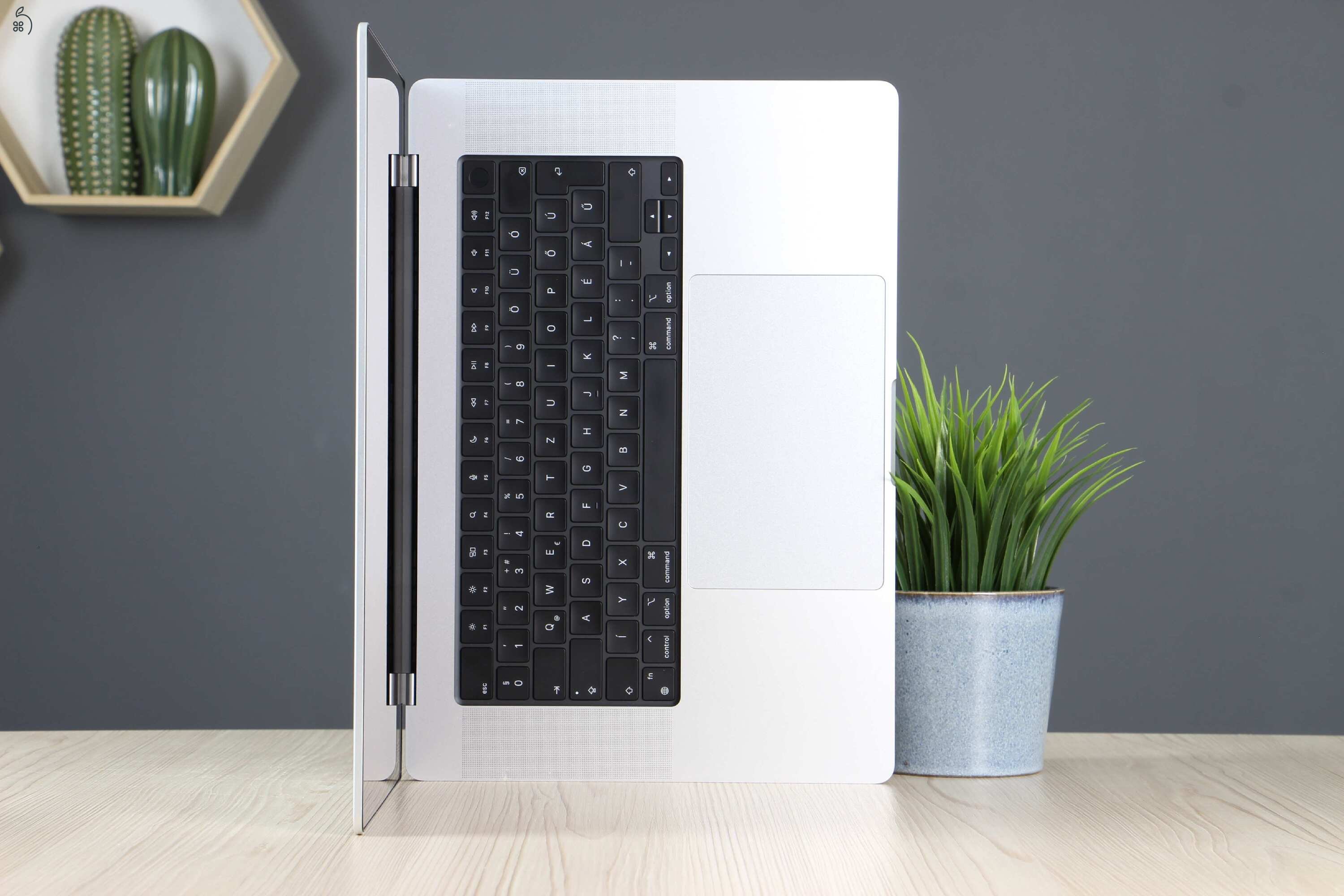 Újszerű Apple Macbook Pro 16
