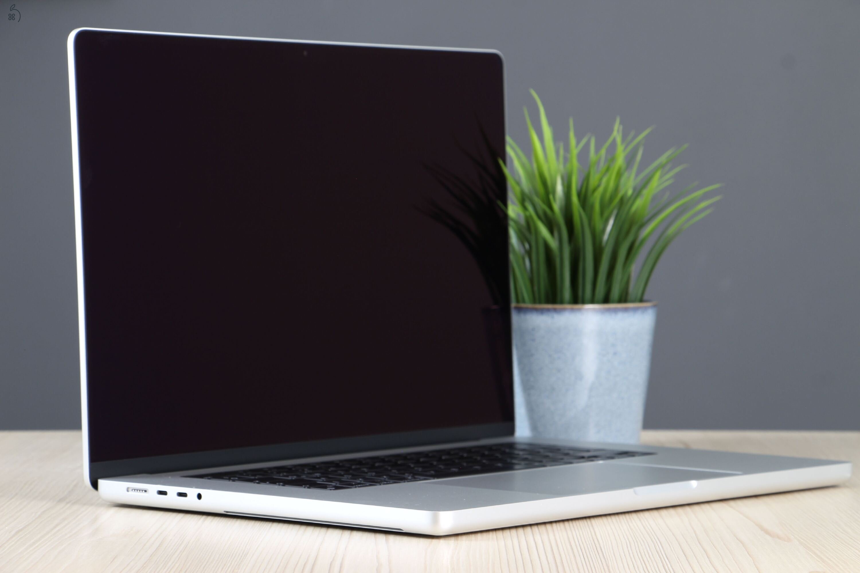 Újszerű Apple Macbook Pro 16