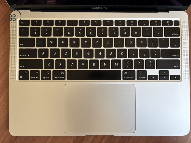 MacBook Air M1 (2020) 8/256GB - 100% AKKU! - Kihasználatlanság miatt eladó
