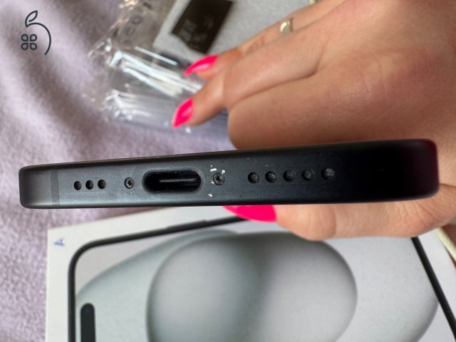 Eladó iPhone 15 128 GB fekete
