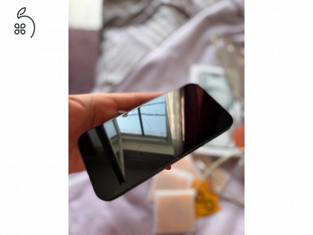 Eladó iPhone 15 128 GB fekete