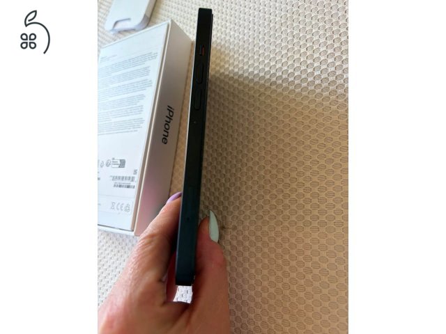 Apple Iphone 13 128GB éjfekete