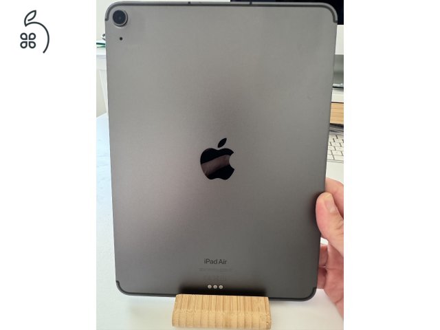 iPad Air 5 billentyűzettel