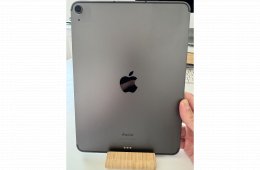 iPad Air 5 billentyűzettel