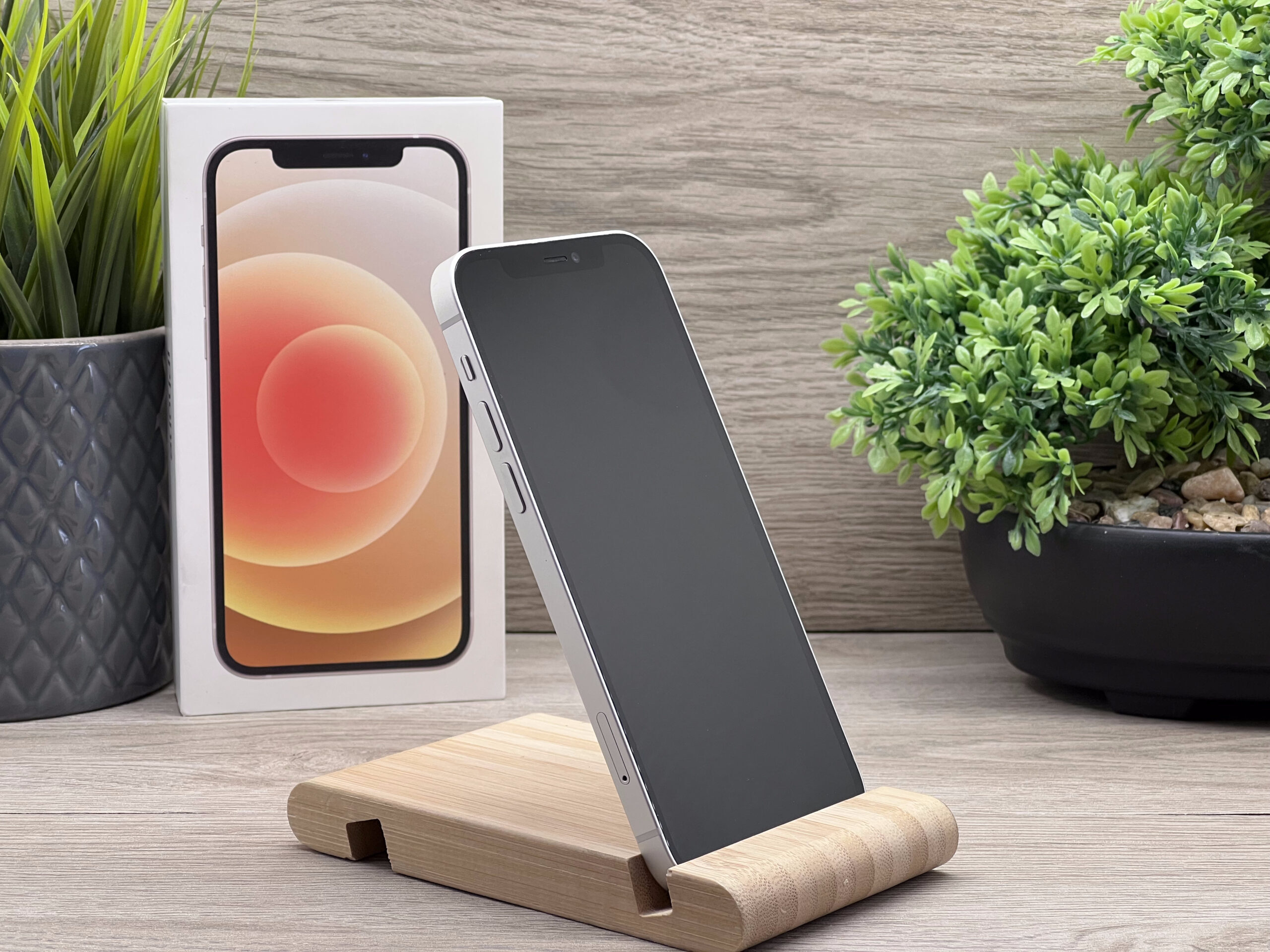 iPhone 12 White 64GB 2 ÉV Garanciával 93%