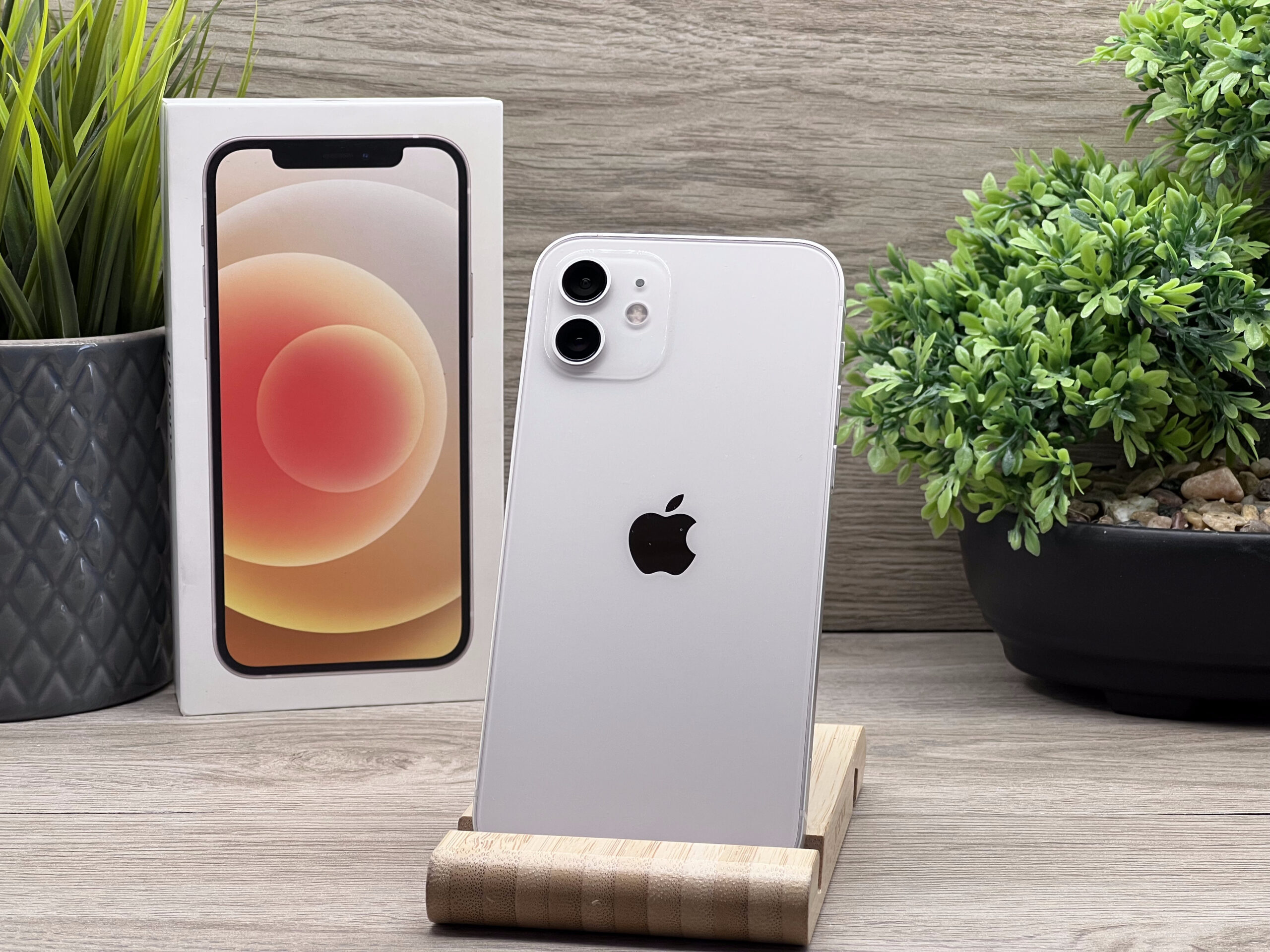 iPhone 12 White 64GB 2 ÉV Garanciával 93%