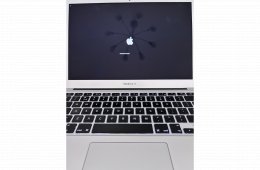 MacBook Air - Ezüst, megkímélt