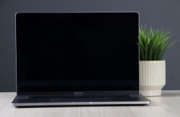 MacBook Pro 16
