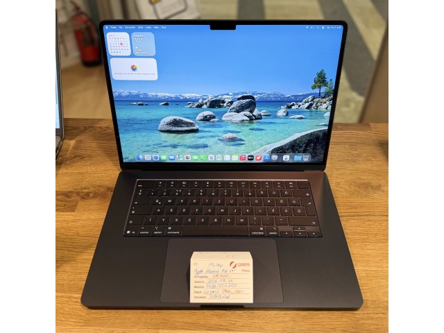 11. Apple MacBook Air 15