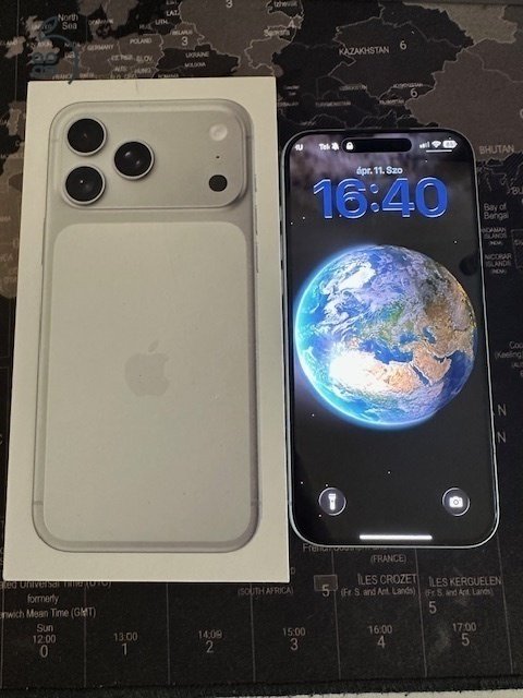 iPhone 17 Pro Max / 256GB / Silver / Gyári kártyafüggetlen / 100% akku / Garanciás 2026.decemberig