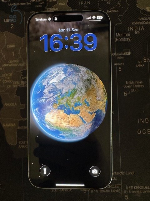 iPhone 17 Pro Max / 256GB / Silver / Gyári kártyafüggetlen / 100% akku / Garanciás 2026.decemberig