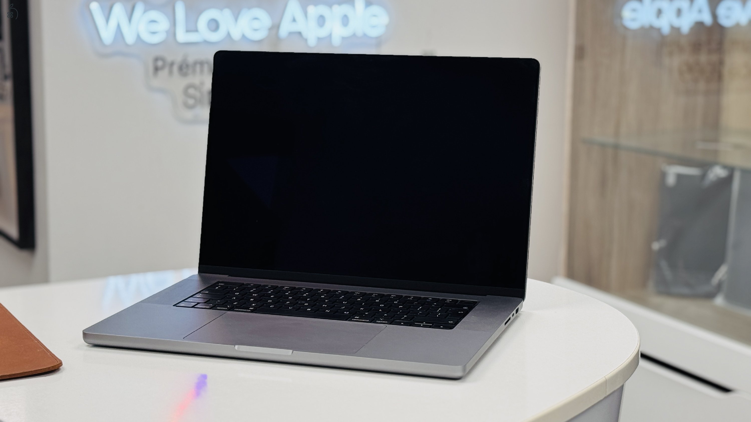 Macbook Pro M1 Pro és M2 Pro 16