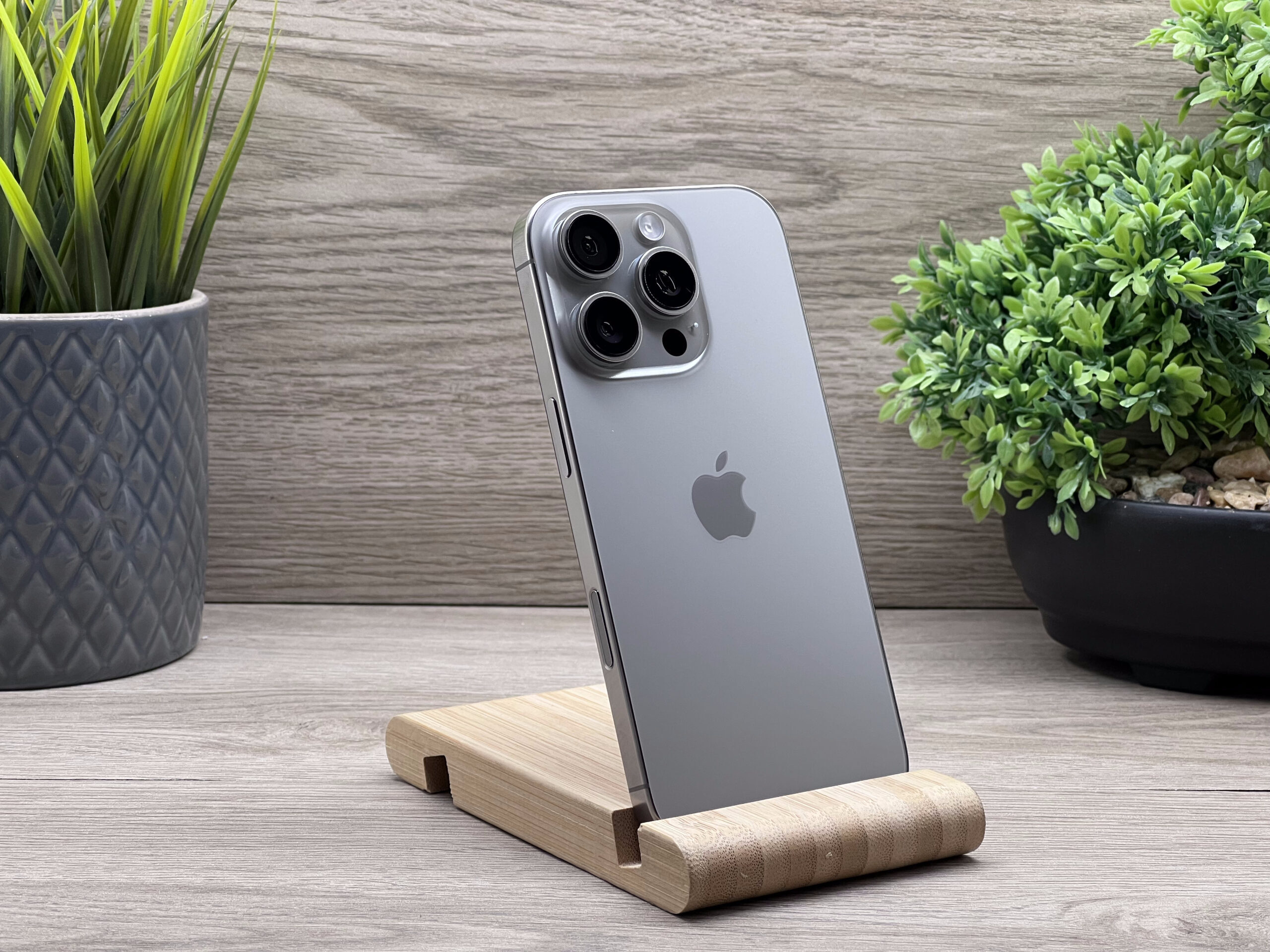 Hibátlan iPhone 16 Pro Natural Titanium 128GB 2 ÉV Garanciával 92%