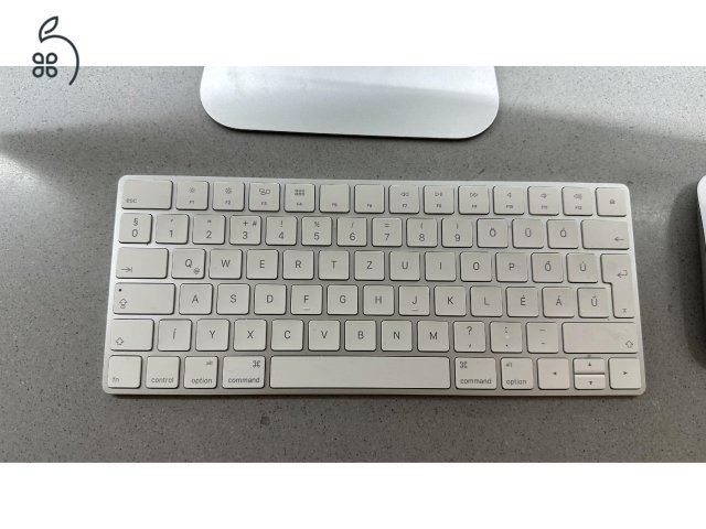 Apple iMac 21,5” 4K Retina, SSD, magyar billentyűzet + egér