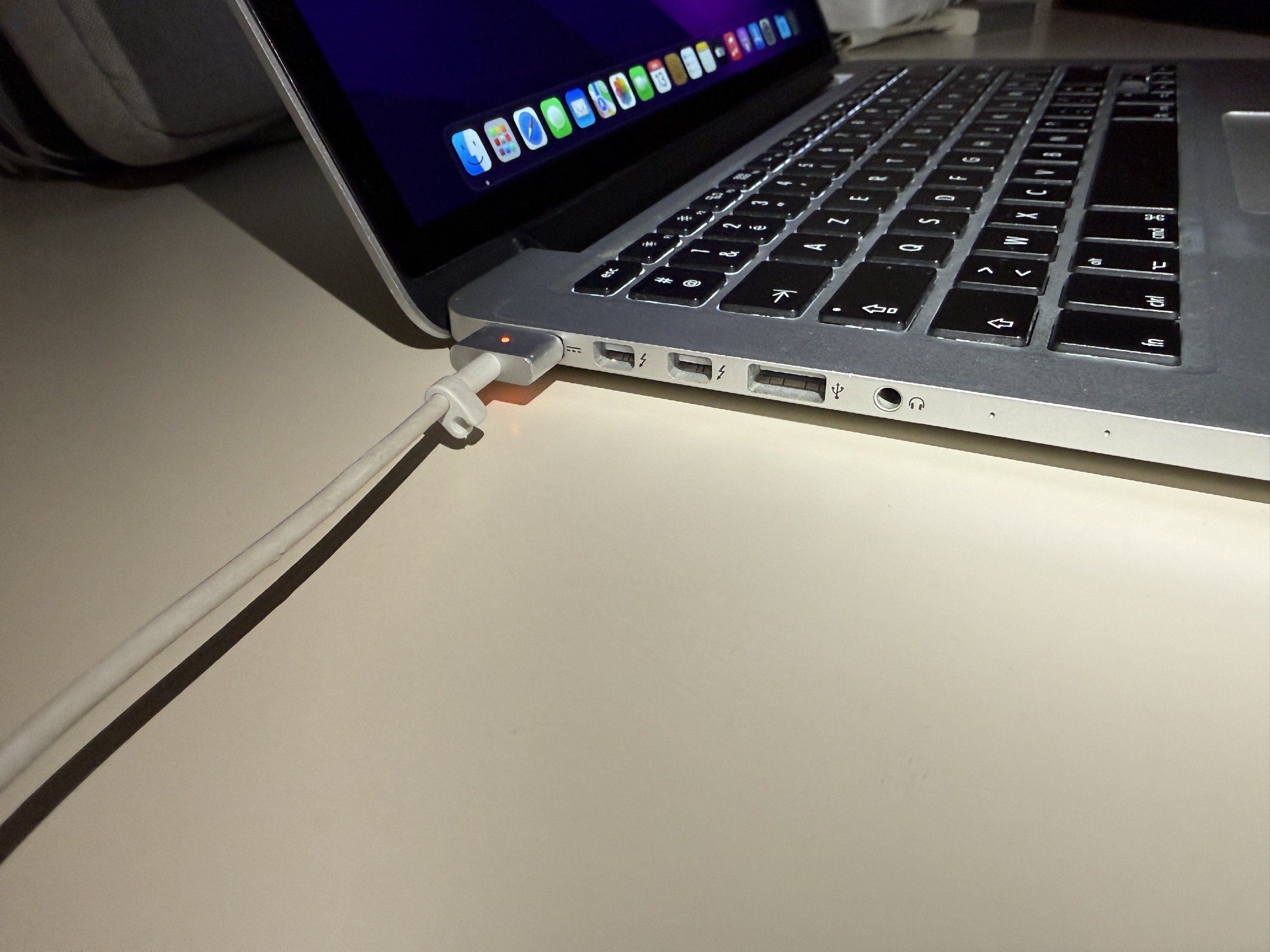  Apple MacBook Pro 13” Retina (early 2015) – szép állapot, komplett csomag