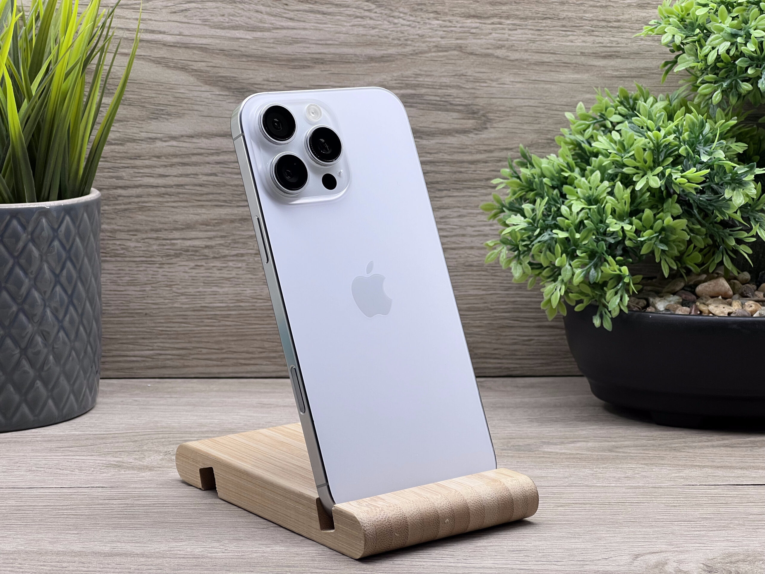 Hibátlan iPhone 16 Pro Max White Titanium 256GB 2 ÉV Garanciával 99%