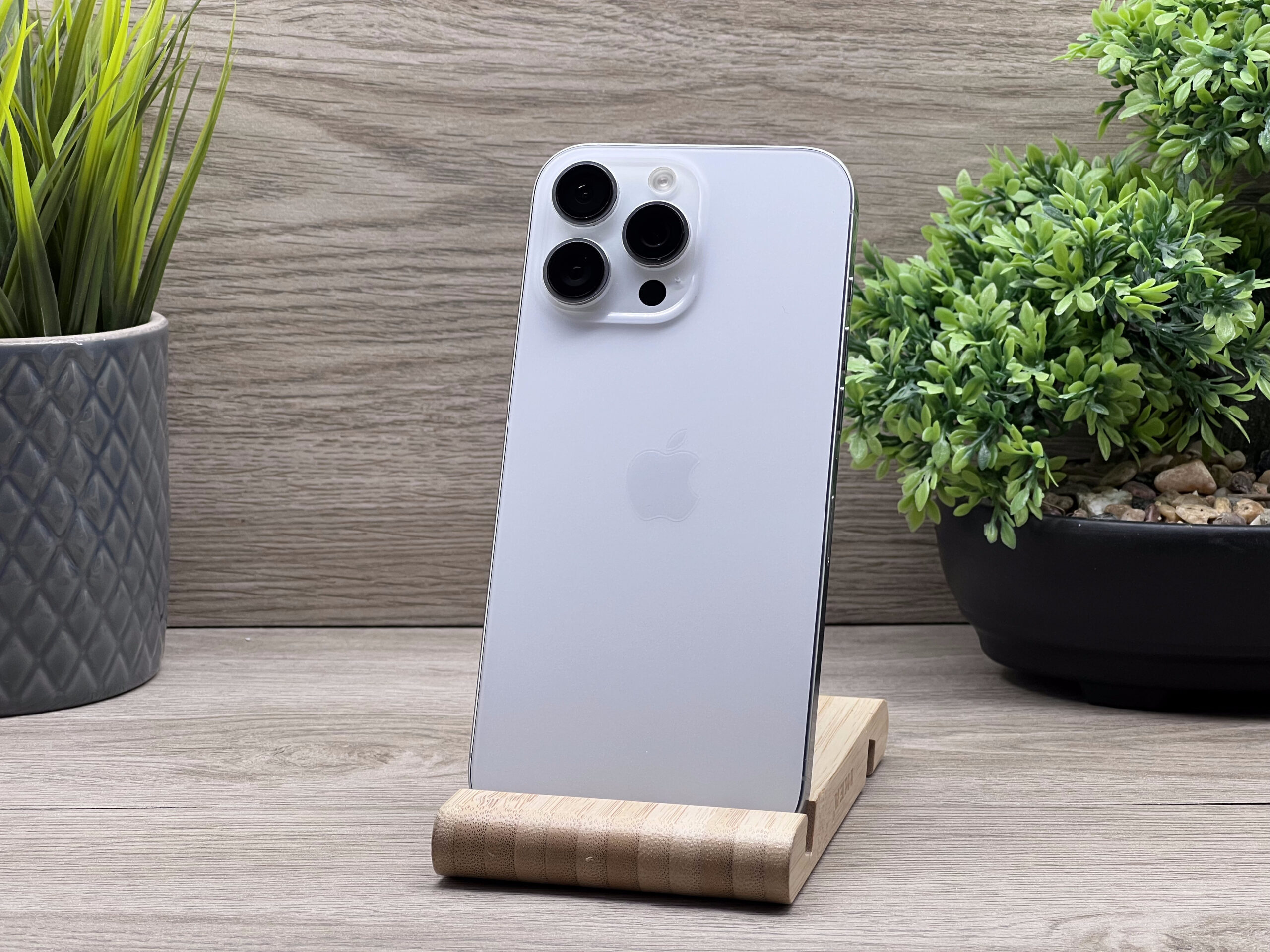 Hibátlan iPhone 16 Pro Max White Titanium 256GB 2 ÉV Garanciával 99%