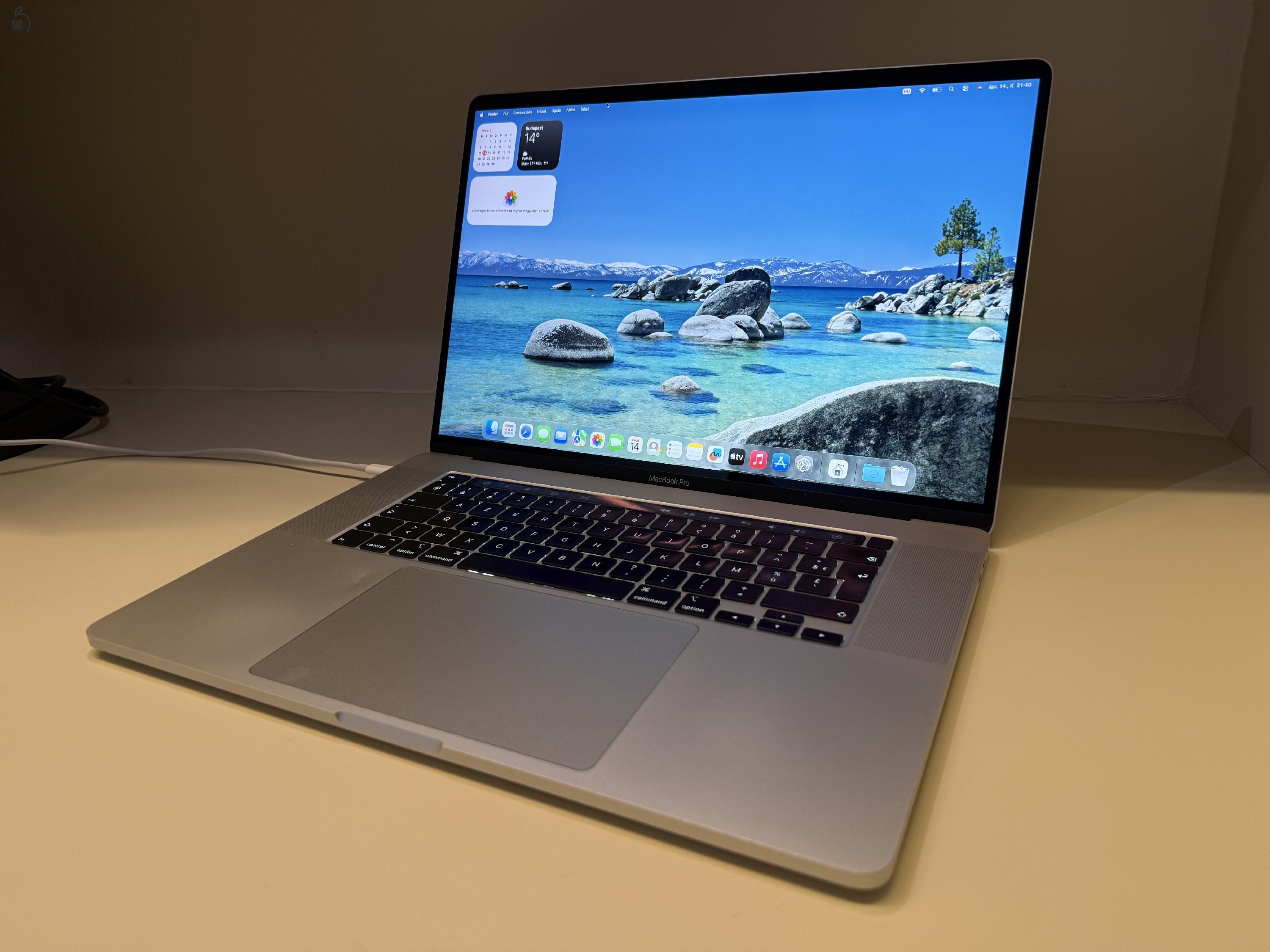 MacBook Pro 16” 2019 i7 / 16GB / 512GB