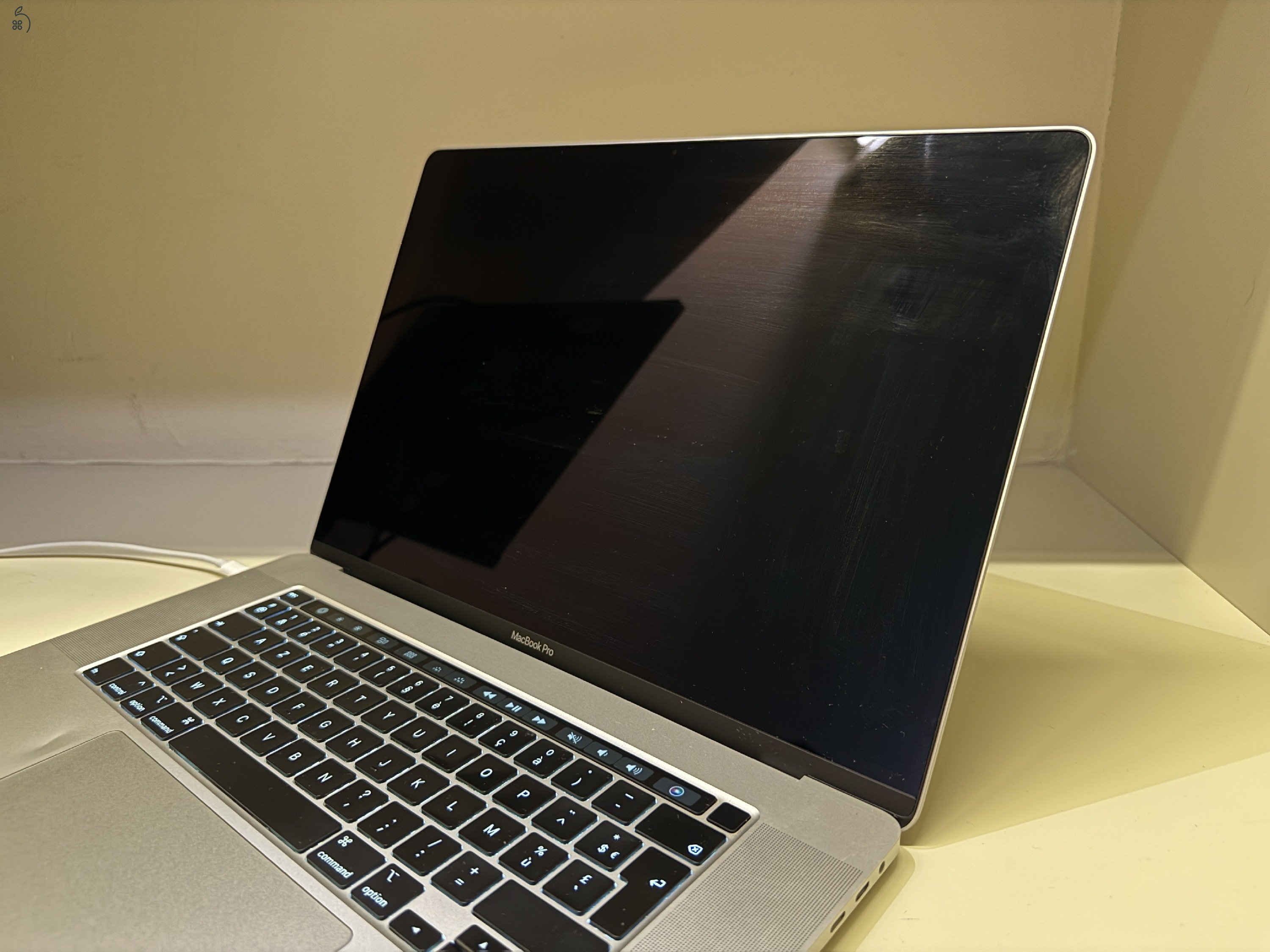 MacBook Pro 16” 2019 i7 / 16GB / 512GB
