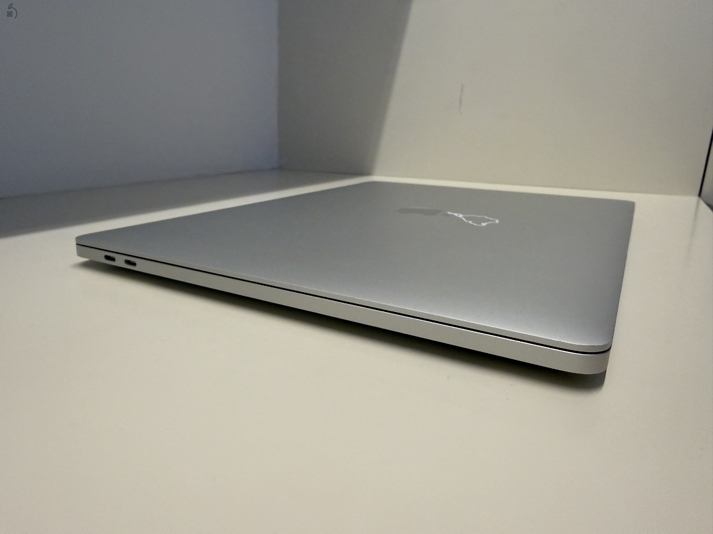 MacBook Pro 16” 2019 i7 / 16GB / 512GB