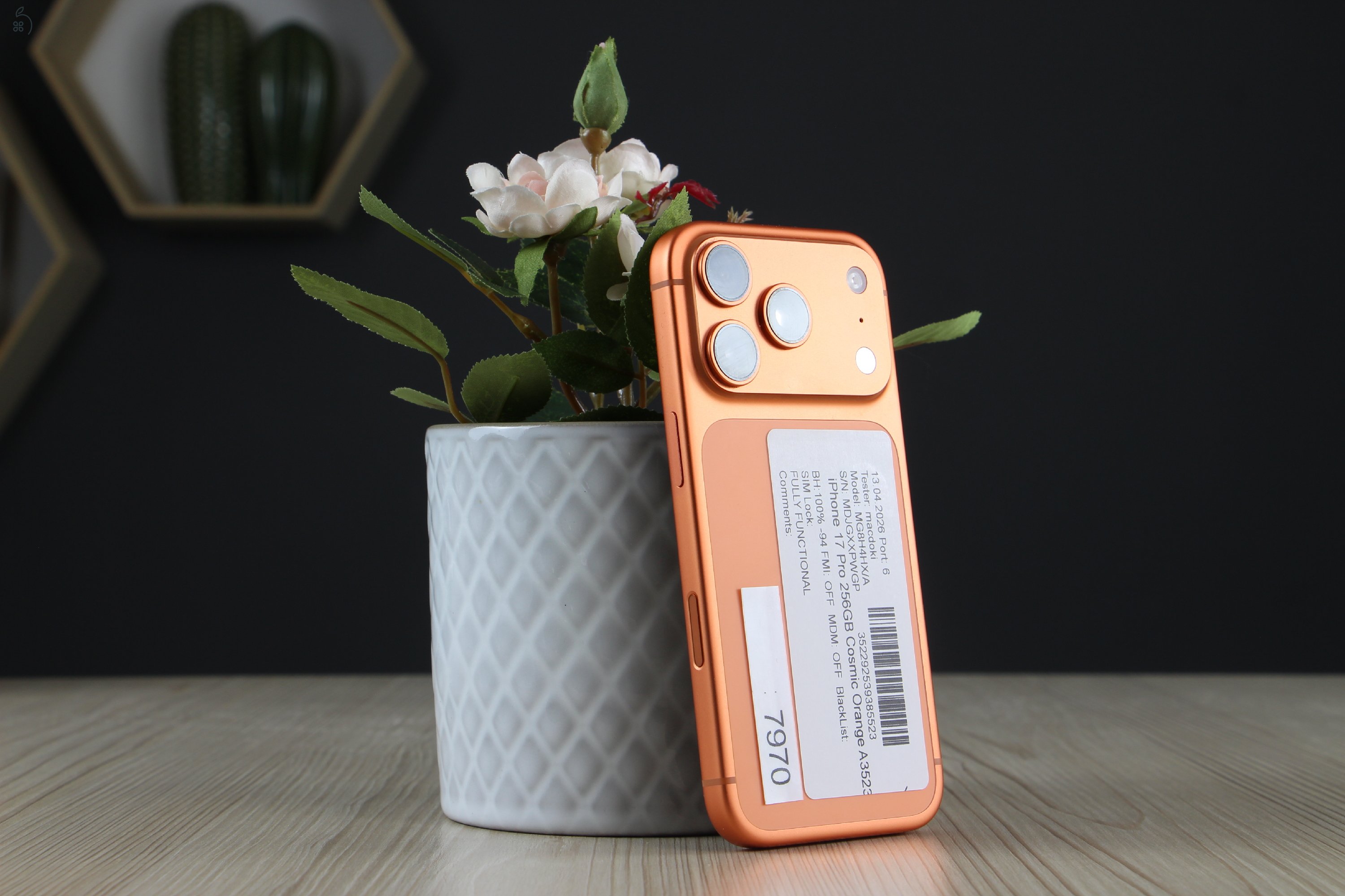 Újszerű Apple iPhone 17 Pro 256GB Cosmic Orange A+ US-7970