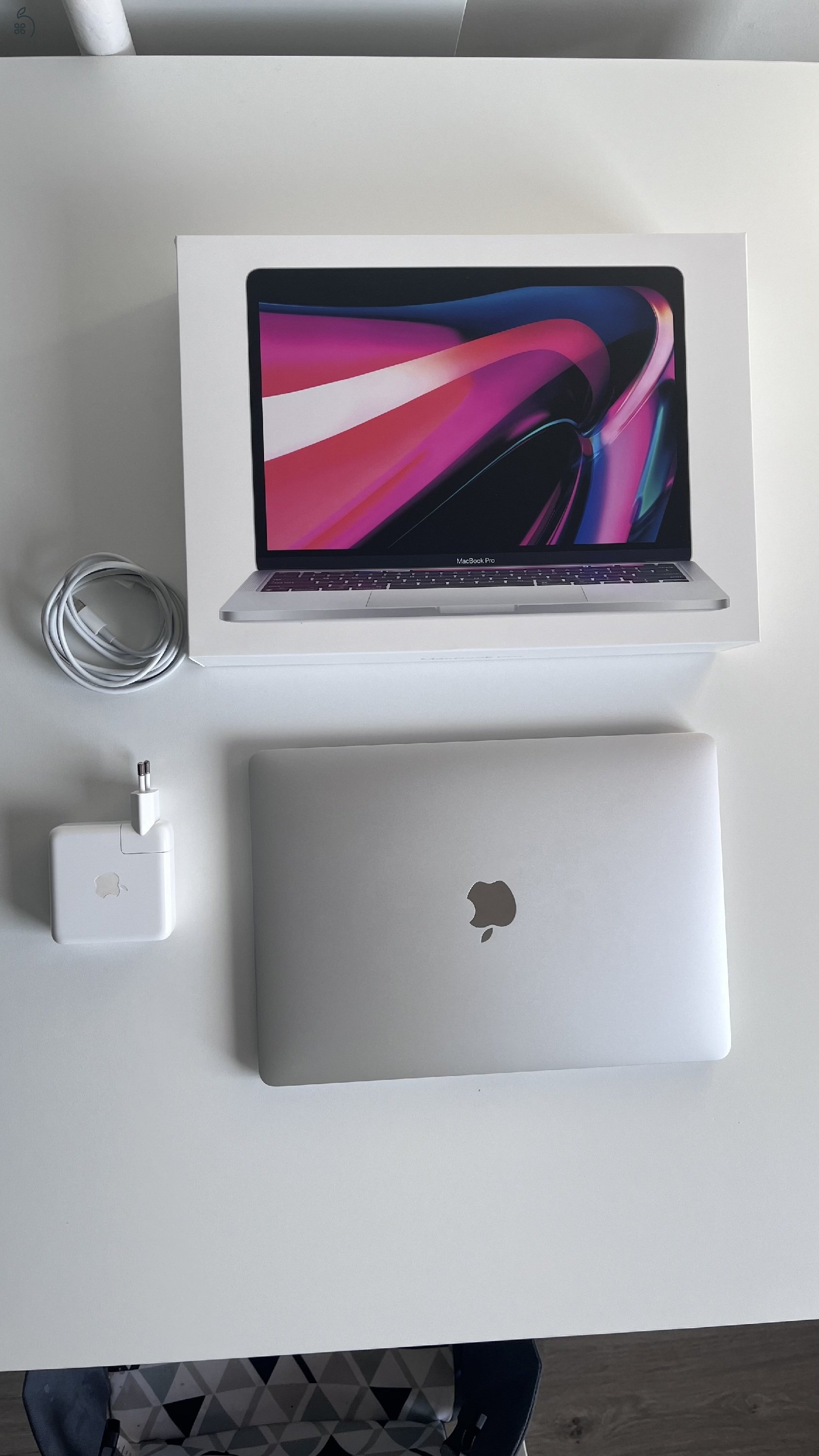 Eladó Apple MacBook Pro 13” (M2, 2022) – kiváló állapotban