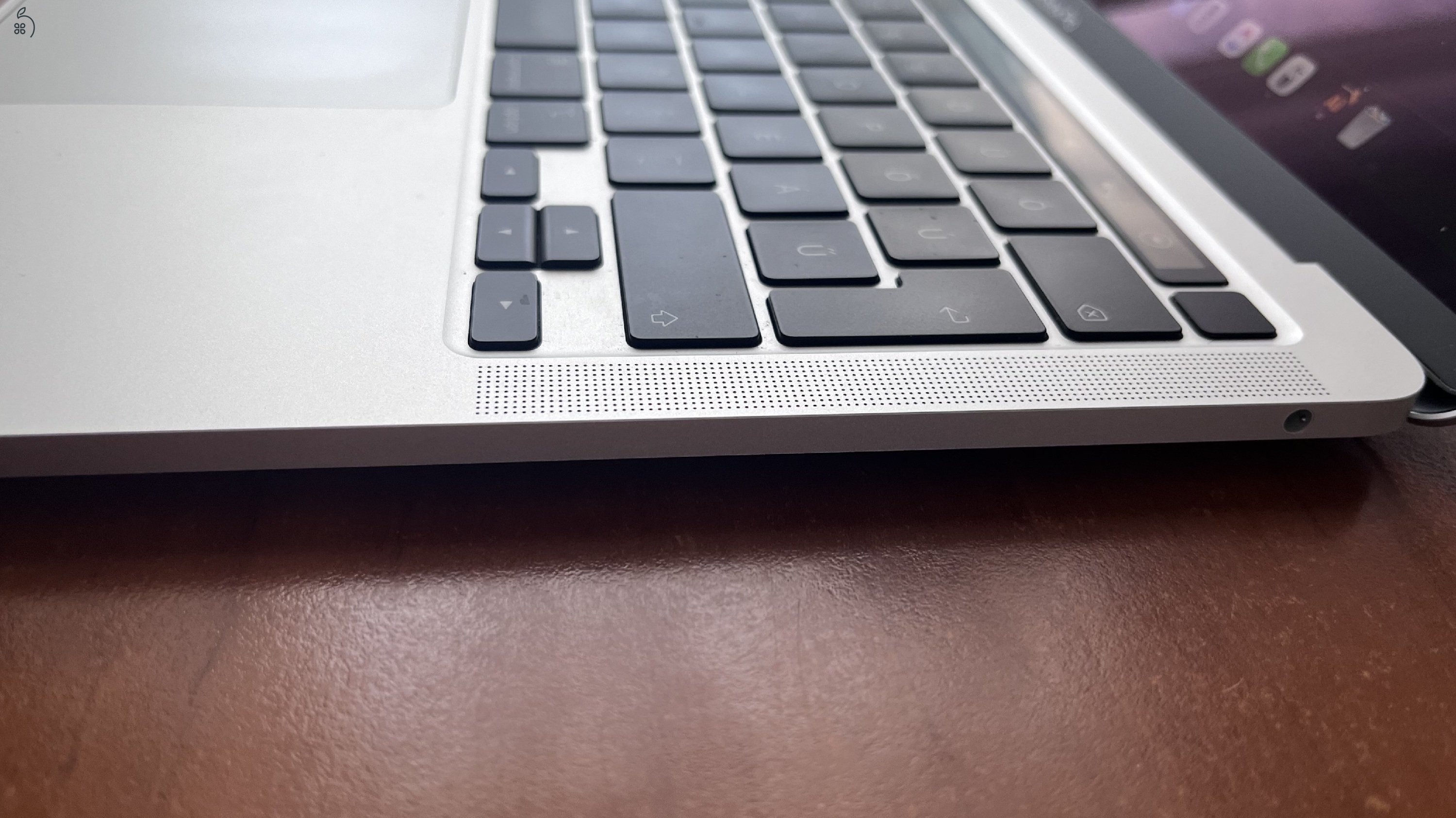 Eladó Apple MacBook Pro 13” (M2, 2022) – kiváló állapotban