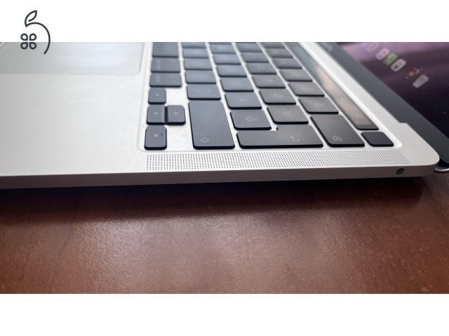 Eladó Apple MacBook Pro 13” (M2, 2022) – kiváló állapotban