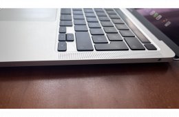 Eladó Apple MacBook Pro 13” (M2, 2022) – kiváló állapotban