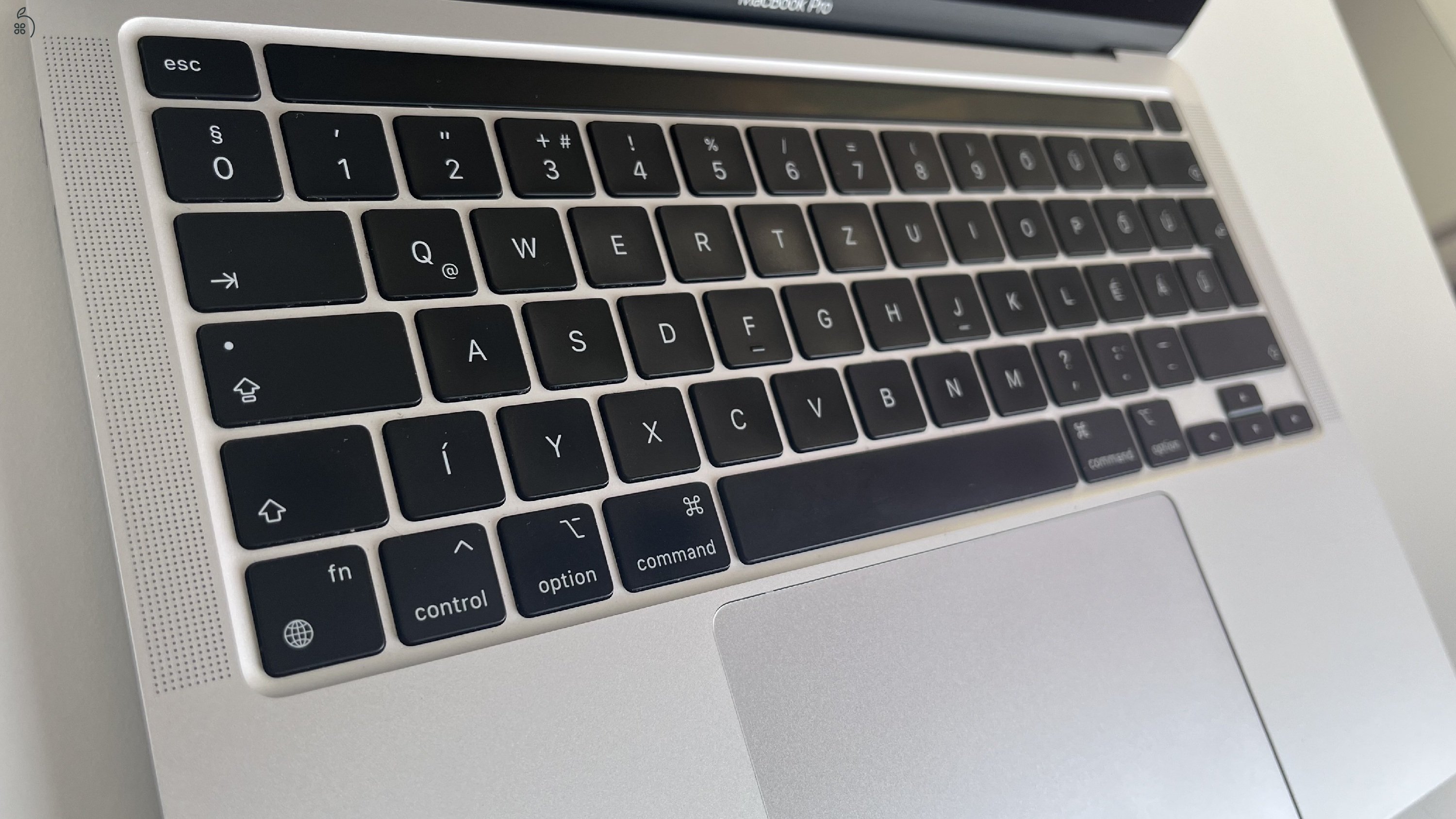 Eladó Apple MacBook Pro 13” (M2, 2022) – kiváló állapotban