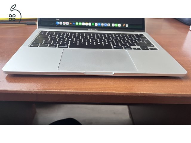 Eladó Apple MacBook Pro 13” (M2, 2022) – kiváló állapotban